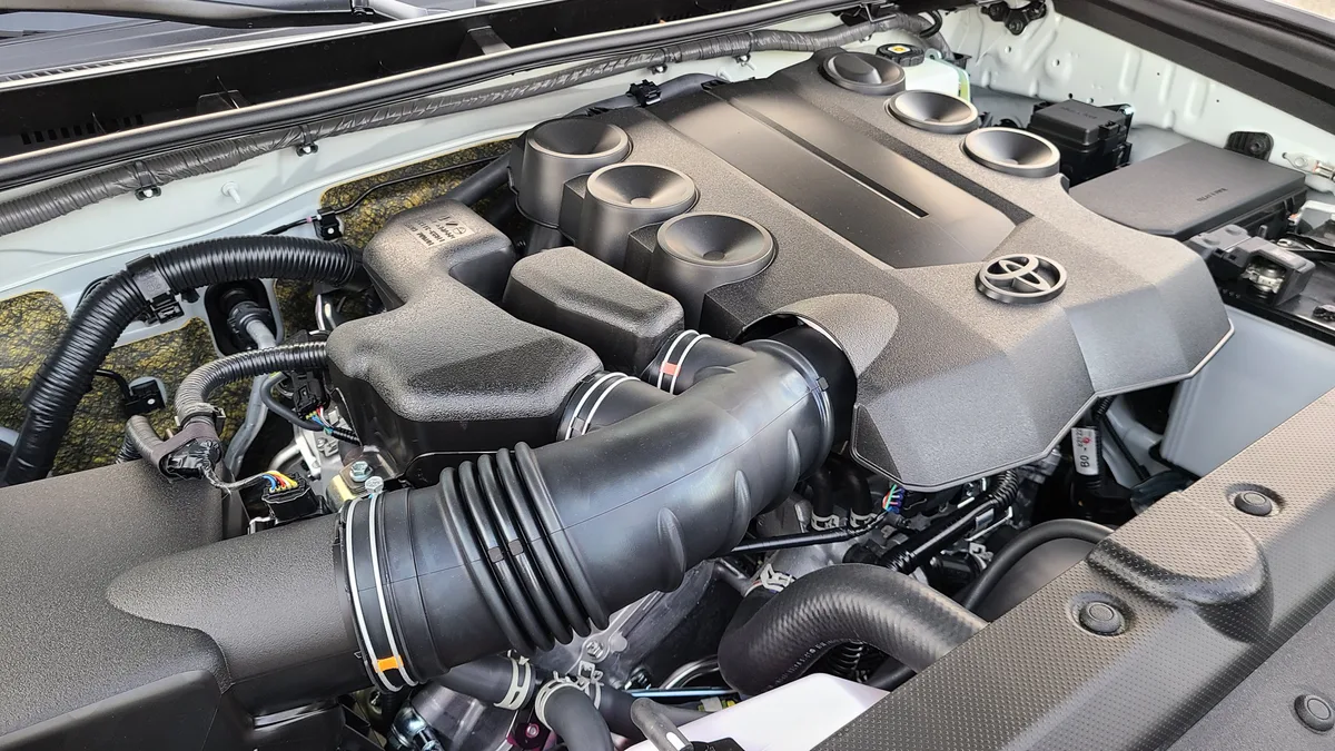 2018 Toyota 4Runner engine bay oil fill cap