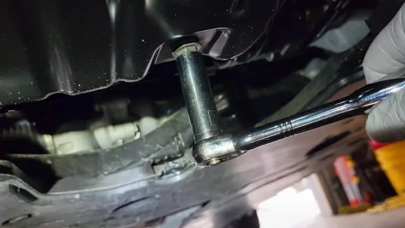 2018 Toyota RAV4 oil drain plug