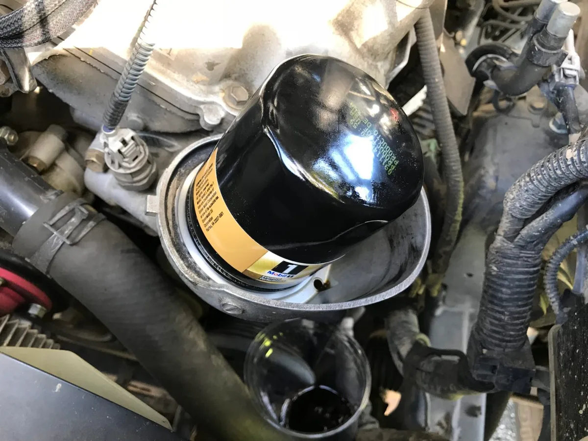 Toyota 4Runner oil drain plug and filter location undercarriage