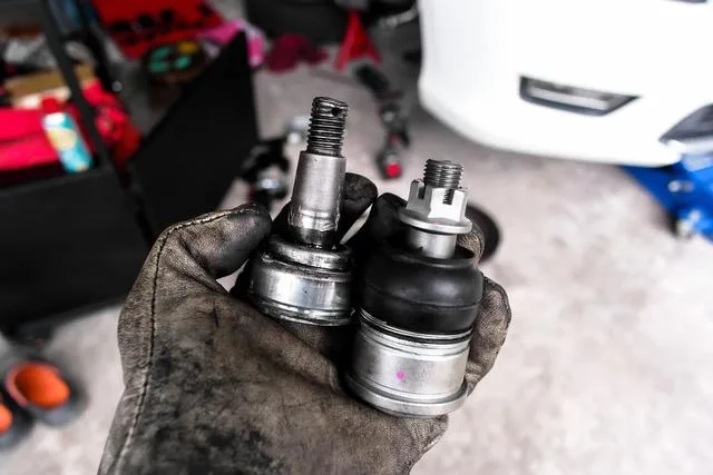 2002 RAV4 lower ball joint failure