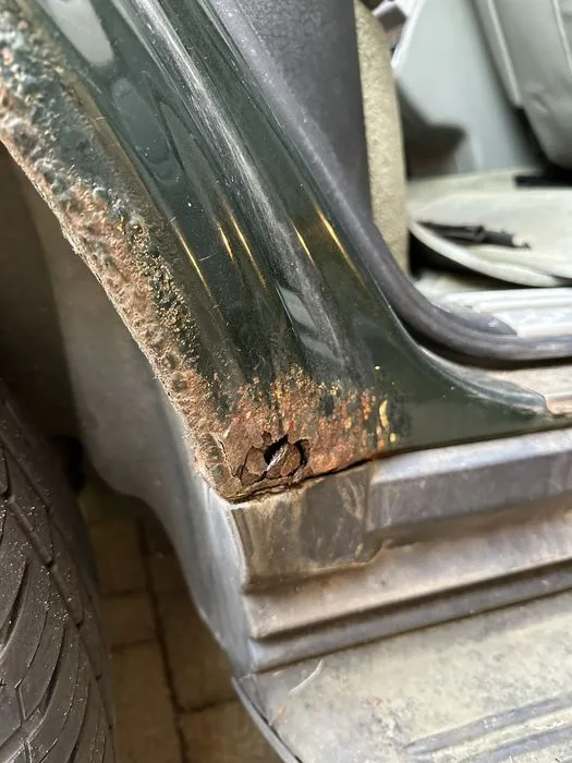 2004 toyota rav4 rear wheel arch rust