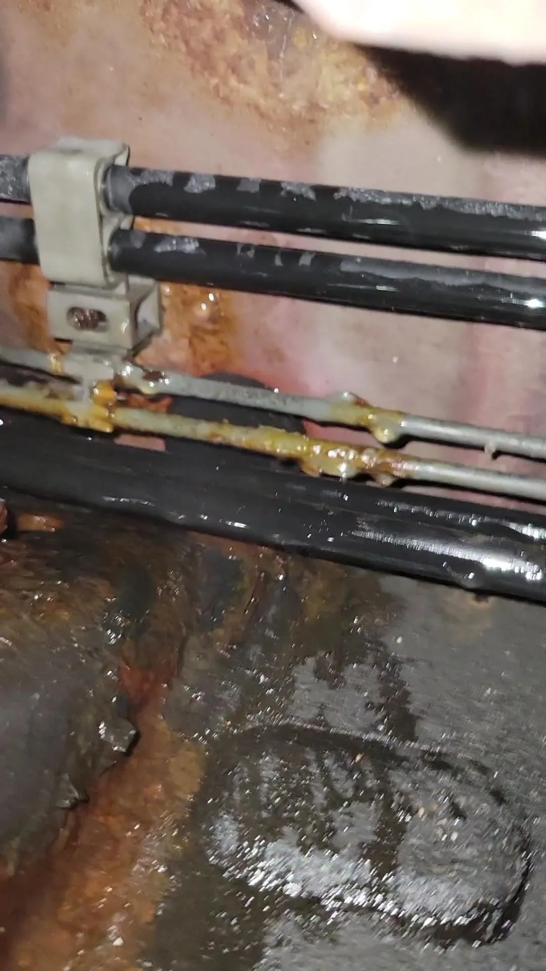 2004 Toyota Sequoia brake line corrosion