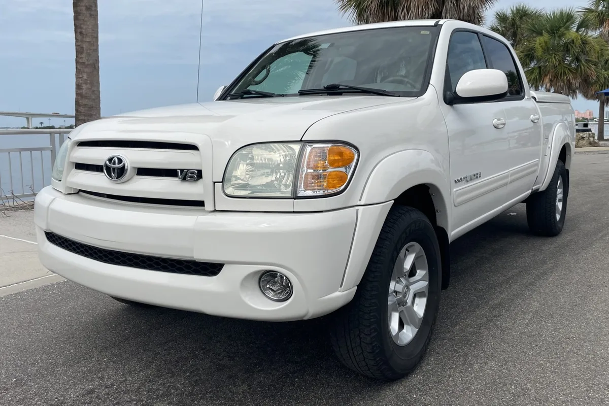 2004 toyota tundra oil capacity