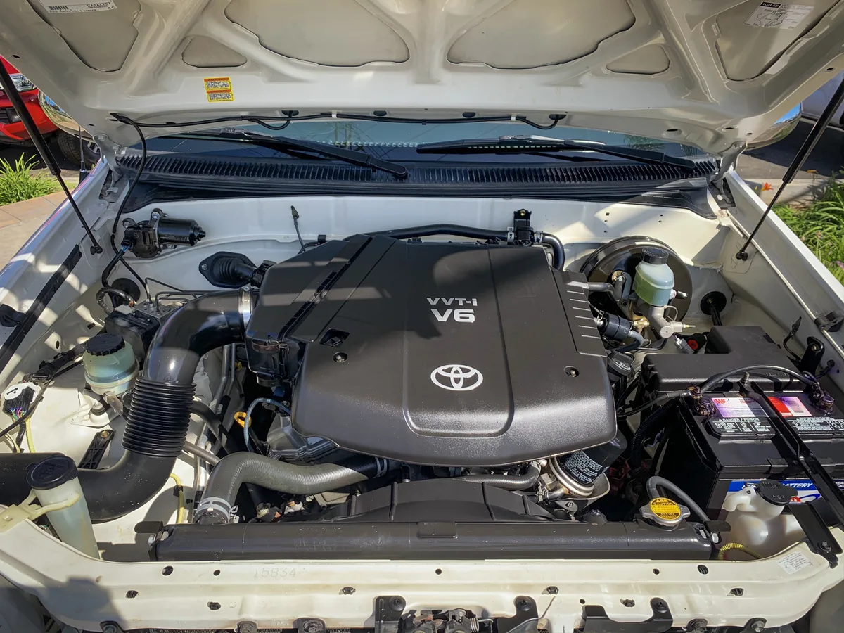 2006 Toyota Tundra engine bay