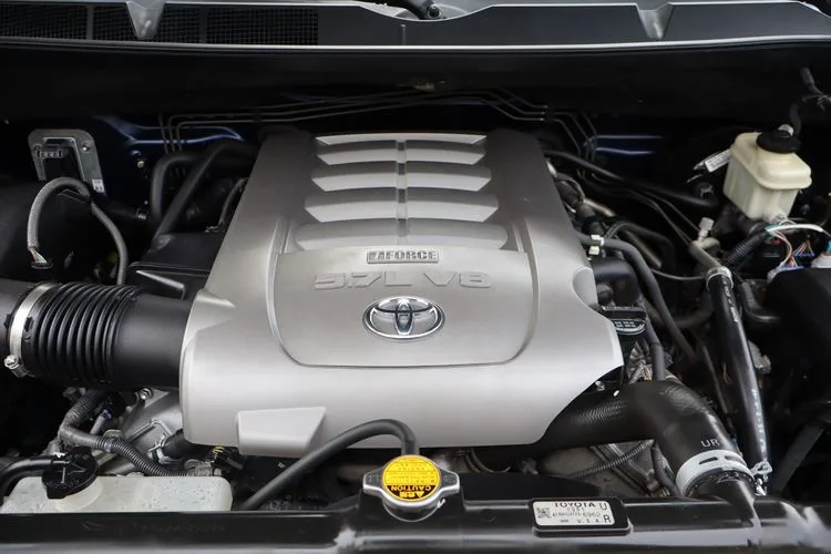 2008 toyota tundra 5.7 oil capacity