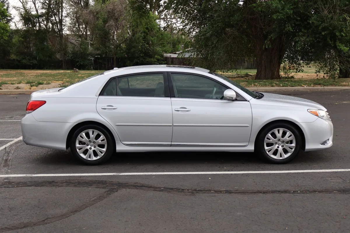 2011 toyota avalon problems