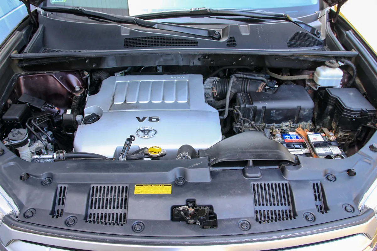 2012 toyota highlander oil capacity