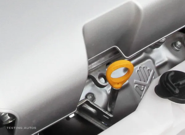 2014 toyota camry oil capacity