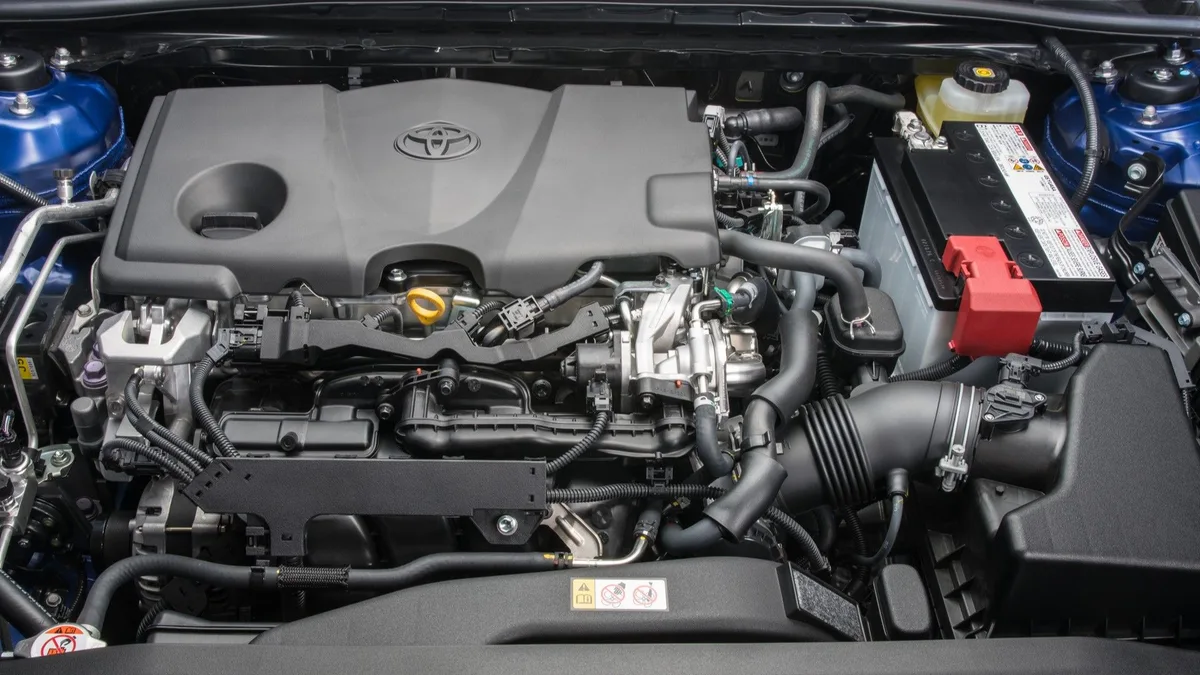 2016 toyota camry oil capacity
