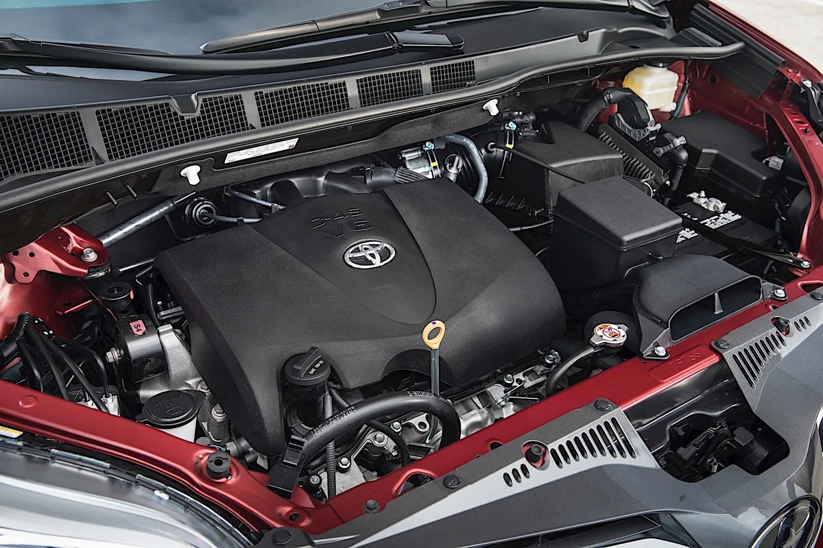 2017 toyota sienna oil capacity