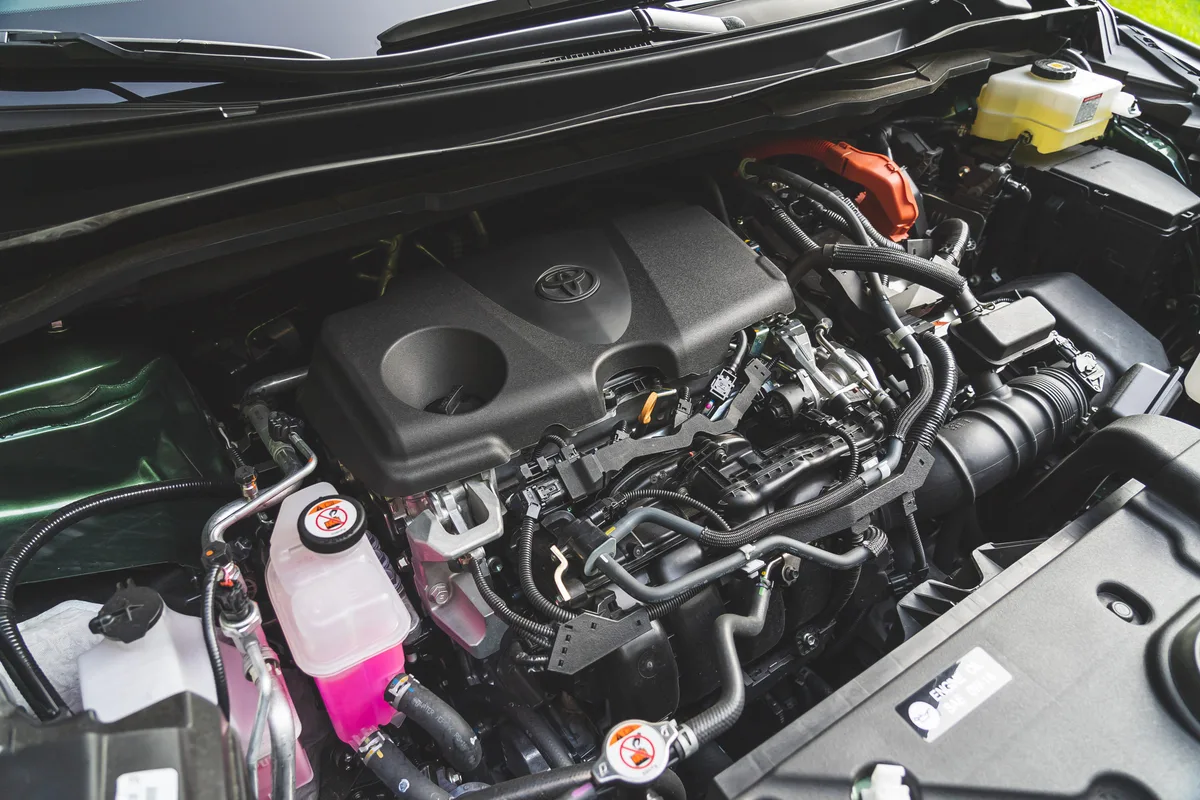 2018 toyota sienna oil capacity