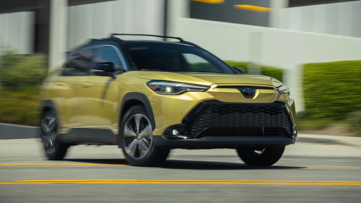 2022 toyota corolla cross problems