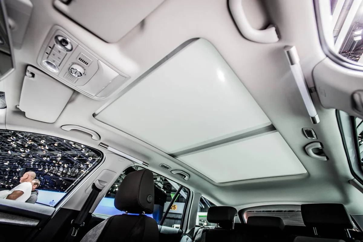 2025 RAV4 Hybrid panoramic roof
