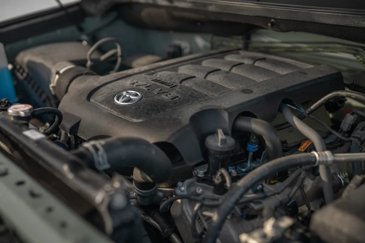 5.7L vs 4.6L engine badge