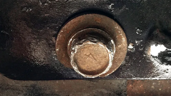 common oil change mistakes