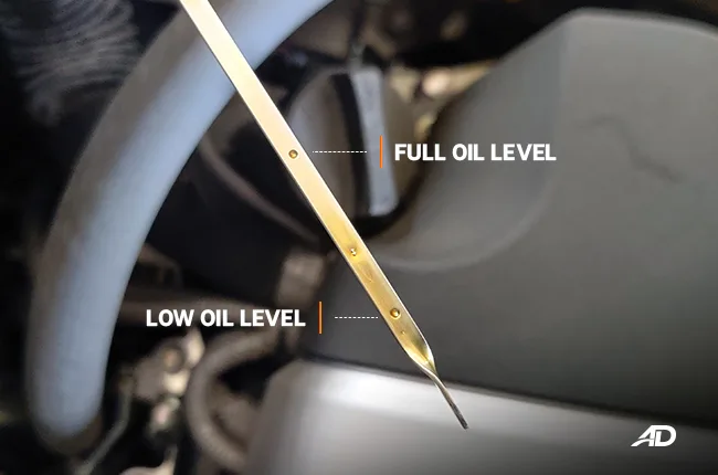 dipstick oil level check