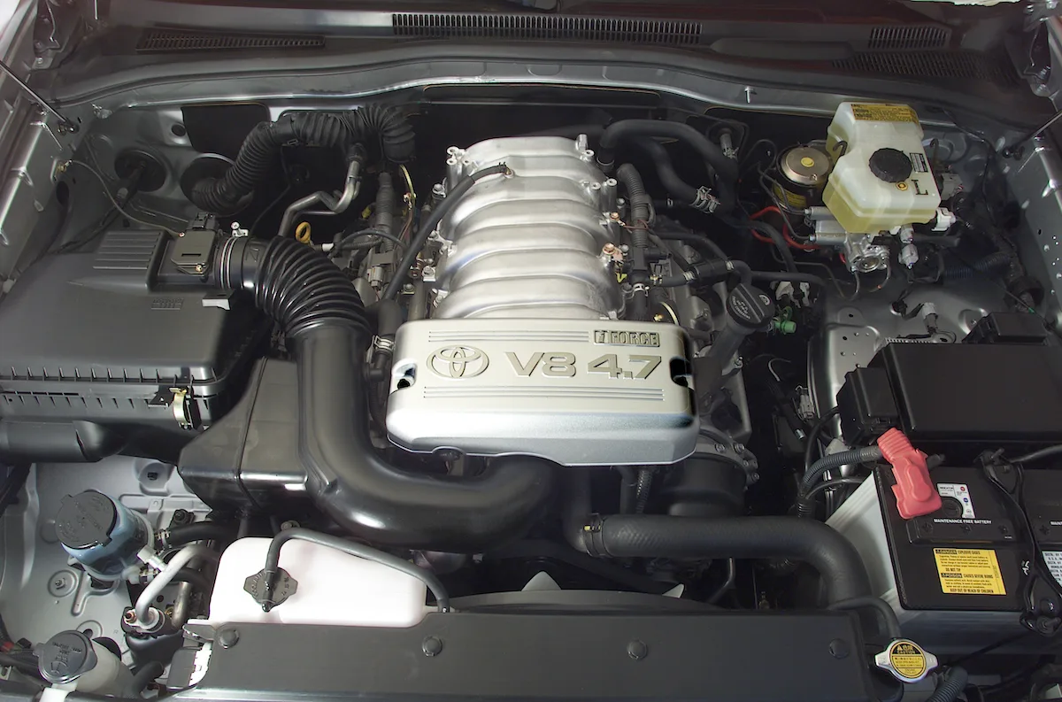 engine identification 4.0L V6 vs 4.7L V8