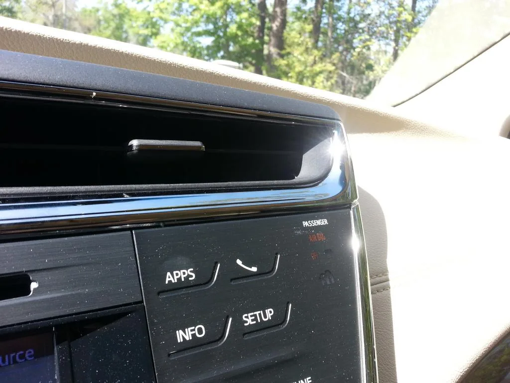 toyota avalon dashboard crack
