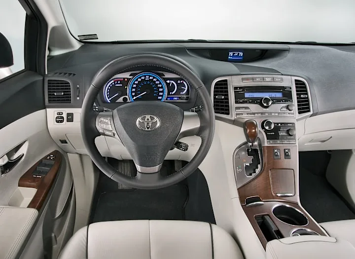 Toyota Venza dashboard cracking
